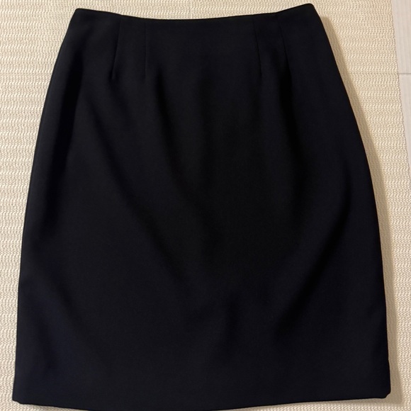 Ellen Tracy Black Knee-Length Pencil Skirt for Work - Picture 2 of 9